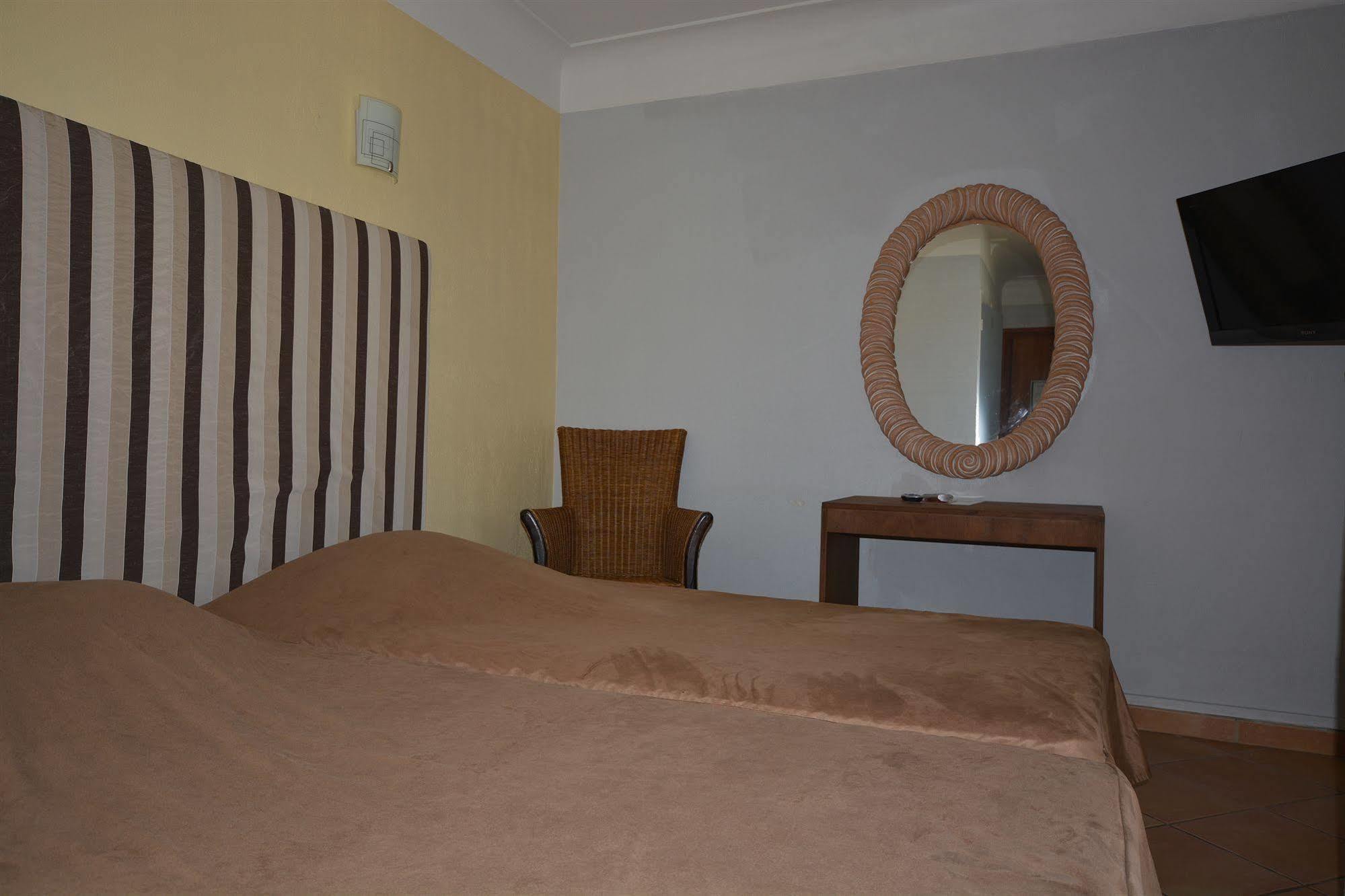Albergo Hotel Hotel Saint-Laurent-du-Var